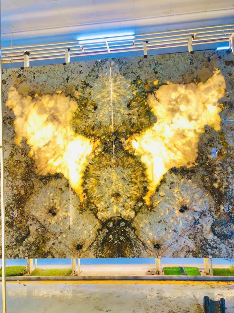 Tranh đá thạch anh Brazil