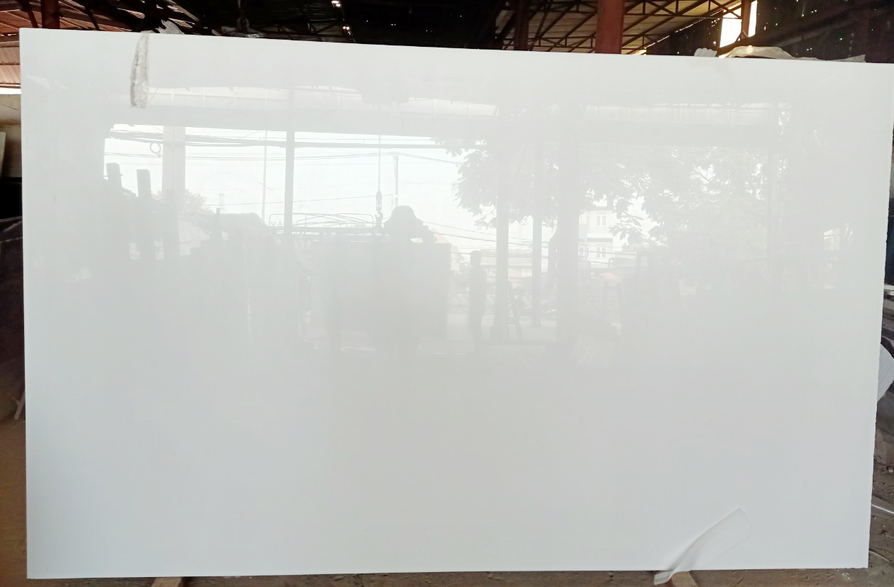 Đá bàn bếp trăng sứ