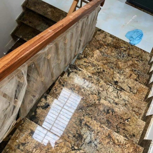 Cầu Thang Đá Vàng Alaska