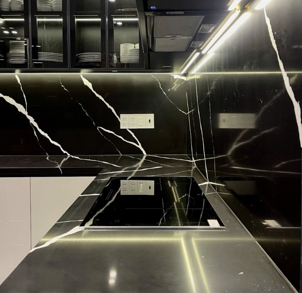 Đá bàn bếp đen tia sét - 03 - Ảnh 2